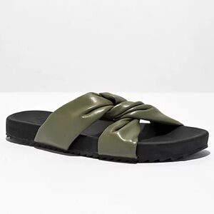 10/11 NEW Malvados Martini Slide Sandals
